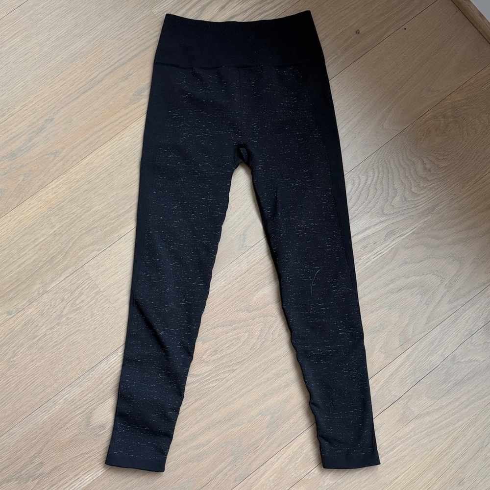 Lululemon speckle thick legging like new size 4 / 6 warm running workout yoga